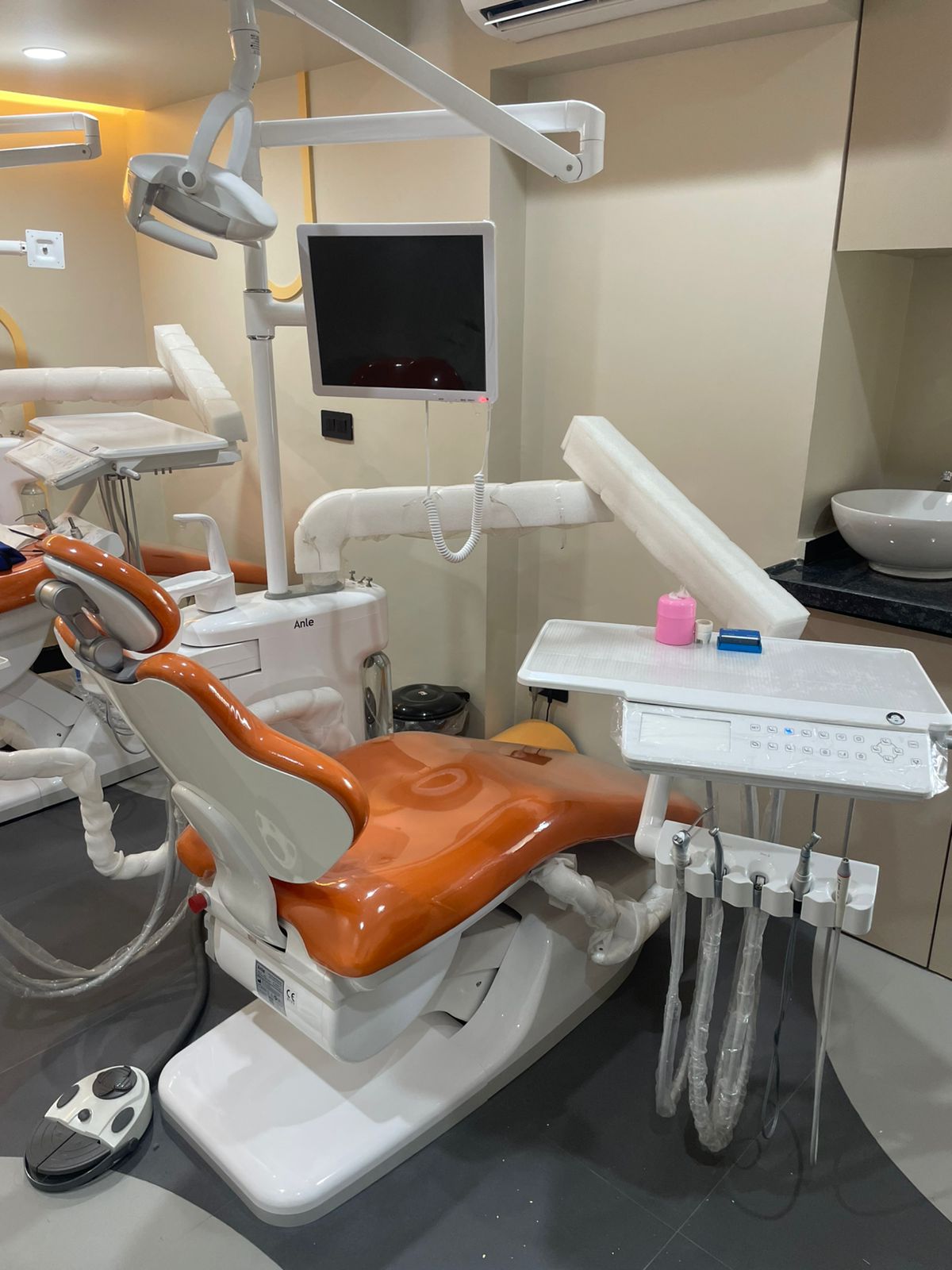 ScanLab modern dental treatment room